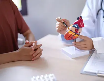 ¿Cómo agendar el chequeo médico preventivo? Mi madre convenció a nuestra vecina de pasar por uno y le explicó con detalles